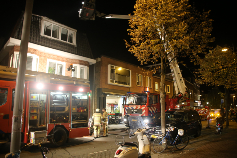 Frituurpan van restaurant vliegt in brand