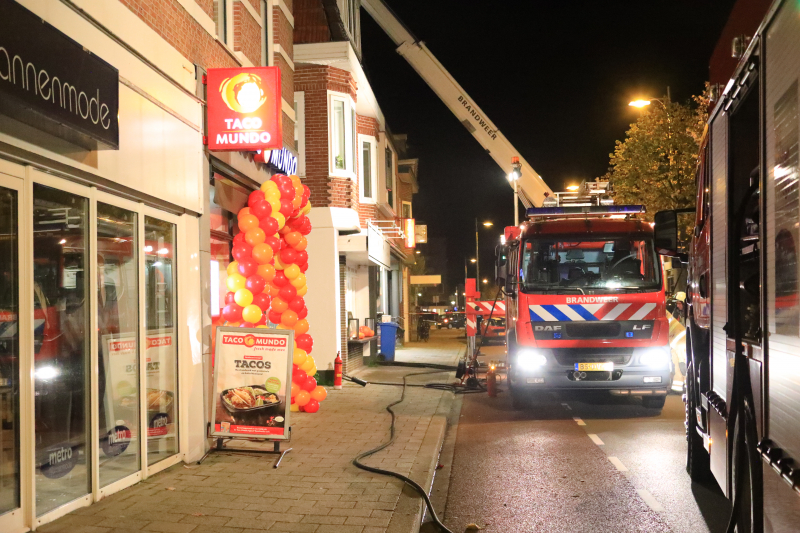 Frituurpan van restaurant vliegt in brand
