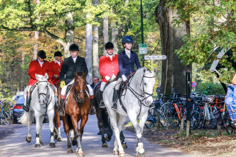 Veel publiek bij eerste slipjacht van het seizoen