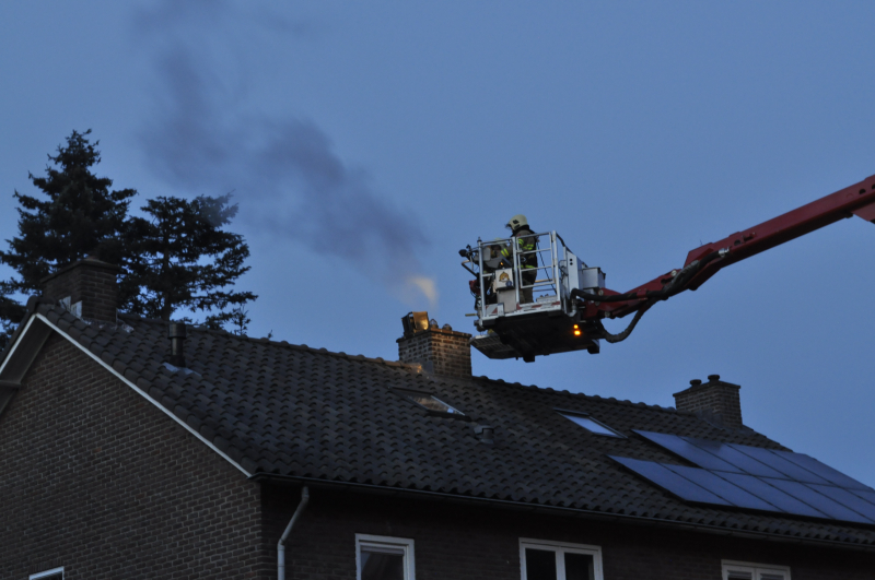 Schoorsteenbrand snel onder controle