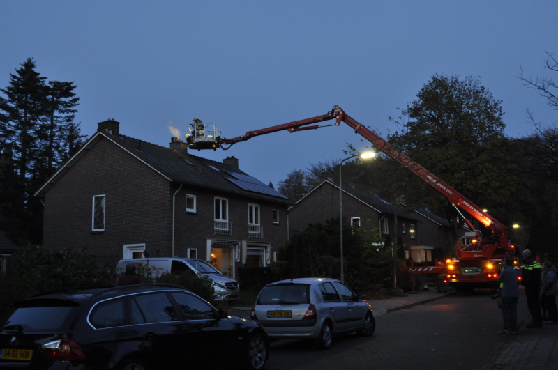 Schoorsteenbrand snel onder controle
