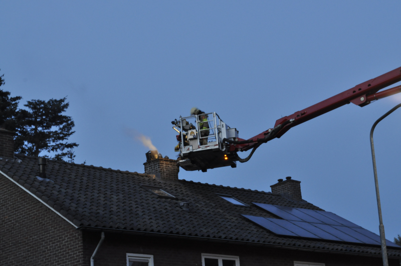Schoorsteenbrand snel onder controle