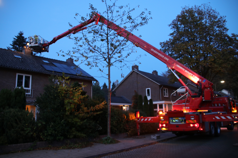 Schoorsteenbrand snel onder controle