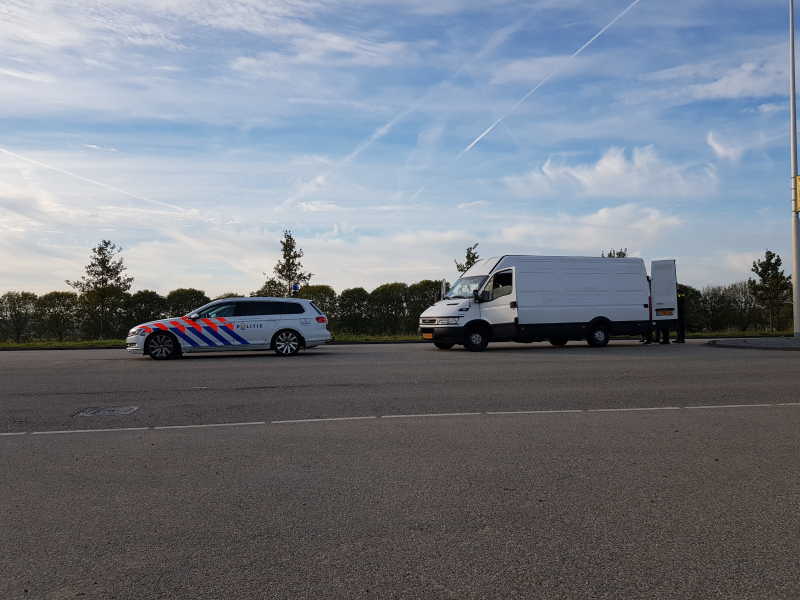 Zes aanhoudingen en enorme partij nep merkkleding in beslag genomen