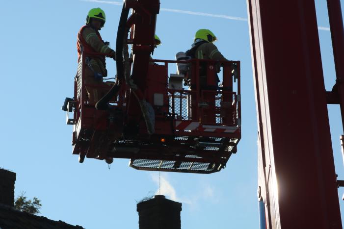 Hardnekkige schoorsteenbrand moeilijk te blussen