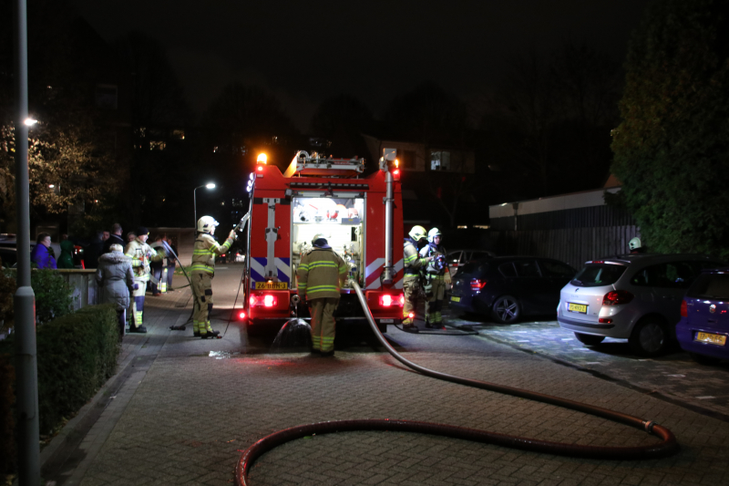 Drie auto's branden uit