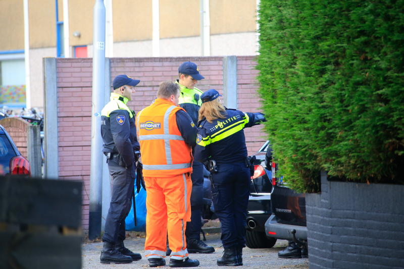 Inval woonwagenkamp tegen motorbende