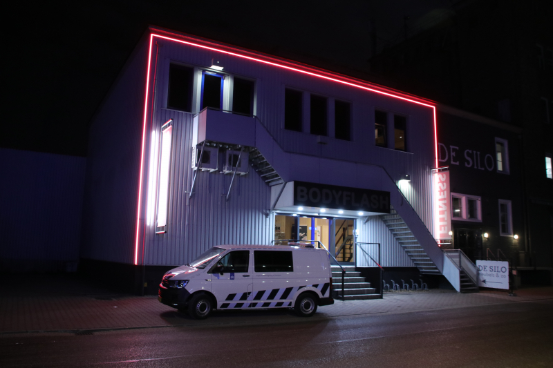 Nachtwerk door vervuild riool