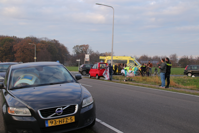 Meisje gewond na aanrijding met auto