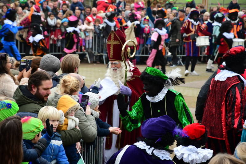 Groot welkom voor Sinterklaas en Zwarte Piet