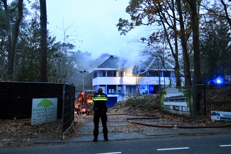 Grote schade bij brand in villa