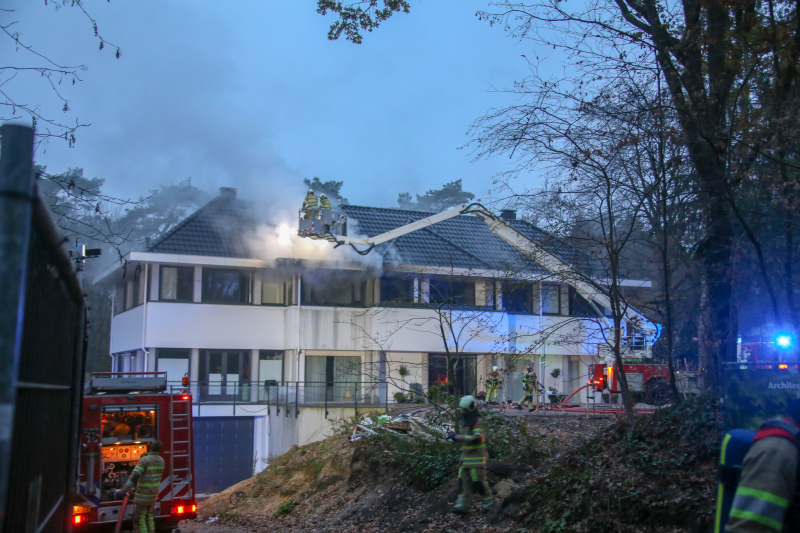 Grote schade bij brand in villa