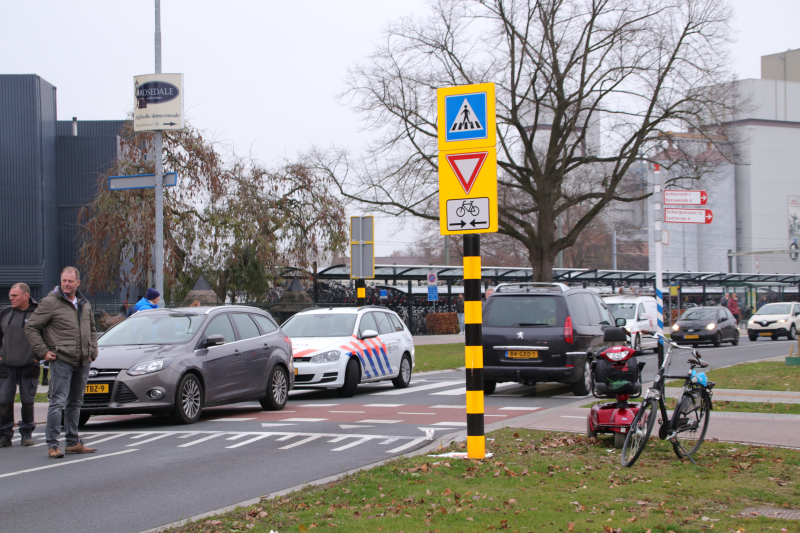 Scootmobieler aangereden op beruchte oversteek