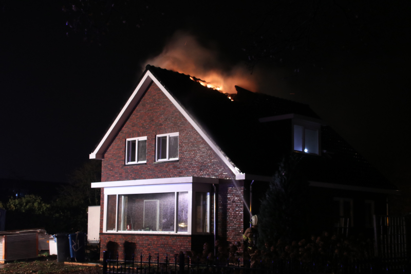 Uitslaande brand in nieuwe leegstaande woning