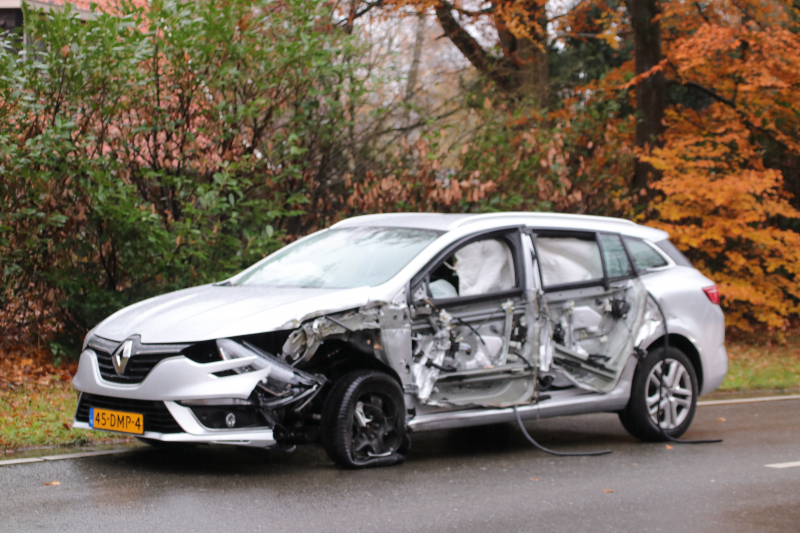 Auto total-loss na flinke aanrijding