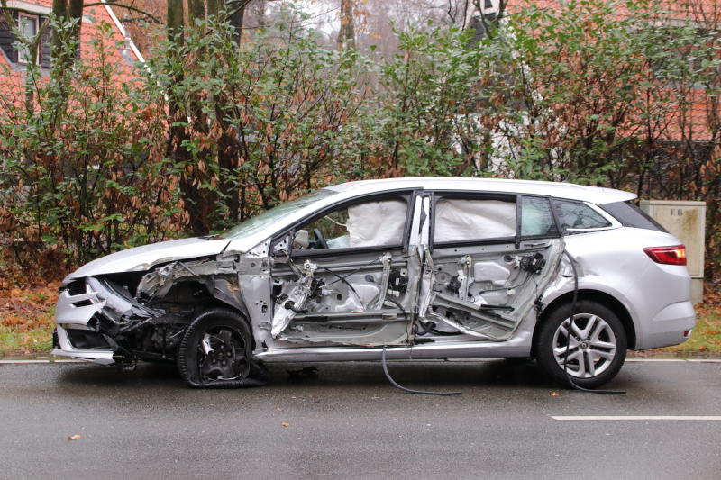 Auto total-loss na flinke aanrijding