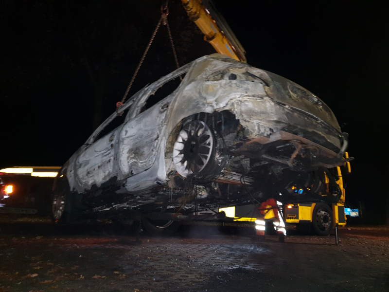 Auto uitgebrand op parkeerplaats