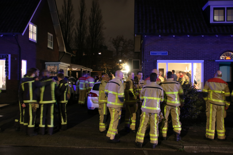 Brandweerlieden brengen eerbetoon aan ernstig zieke collega