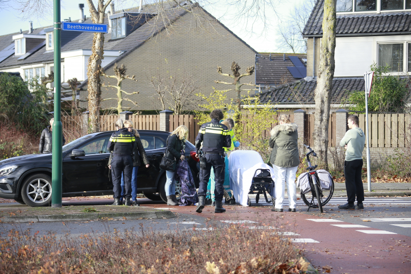 Fietsster gewond na botsing met auto