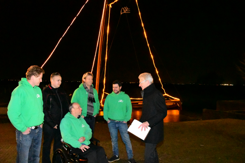 Wethouder ontsteekt verlichting SkÃ»tsje Eemlander