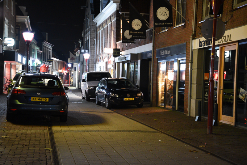 Forensische Opsporing doet onderzoek in woning