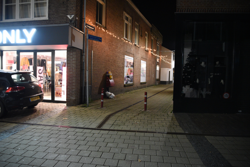 Forensische Opsporing doet onderzoek in woning