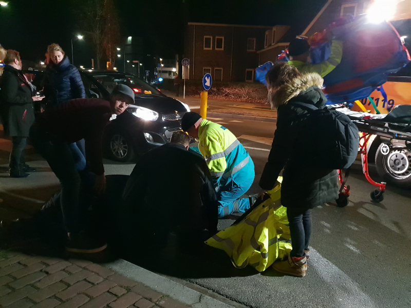 Bejaarde man aangereden op zebrapad