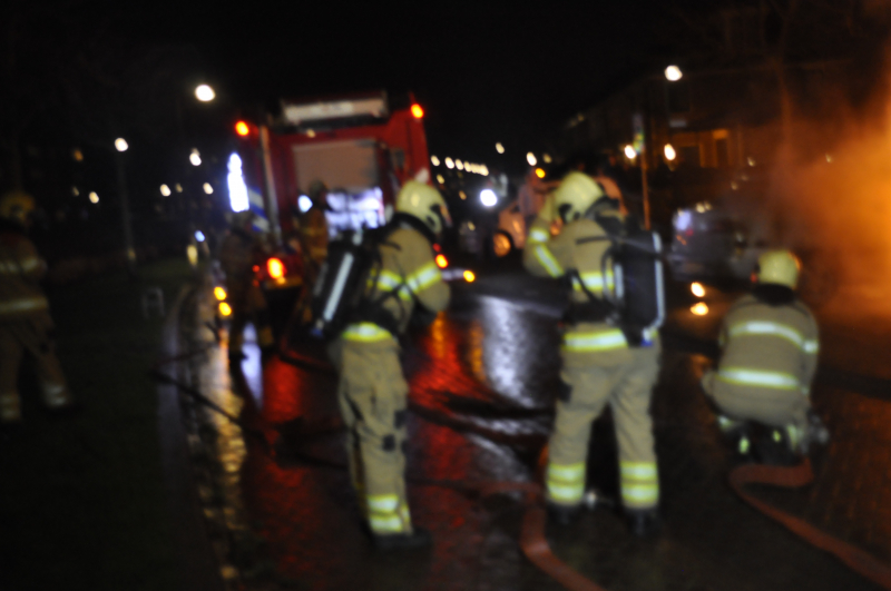 Auto in brand gestoken