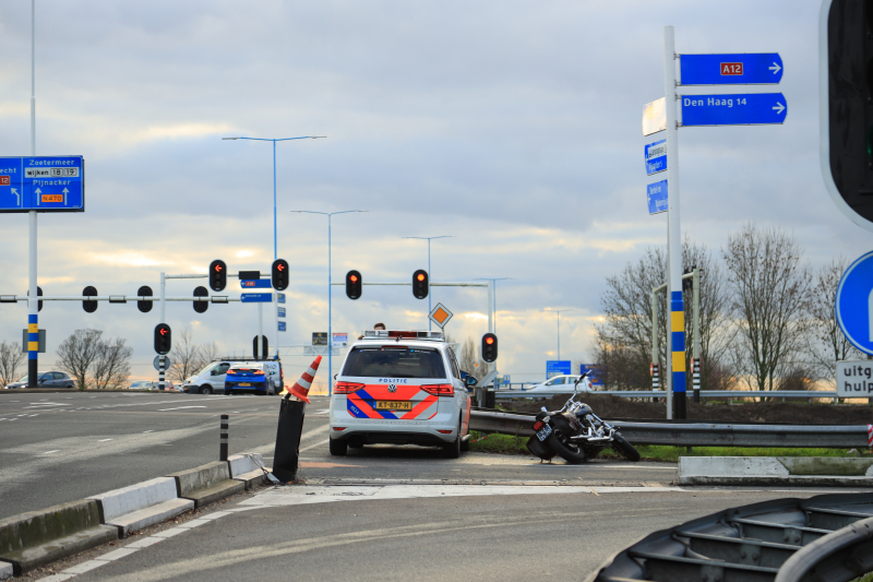 Motorrijder gewond na botsing met auto