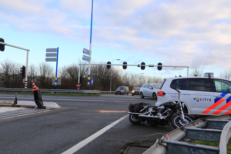 Motorrijder gewond na botsing met auto