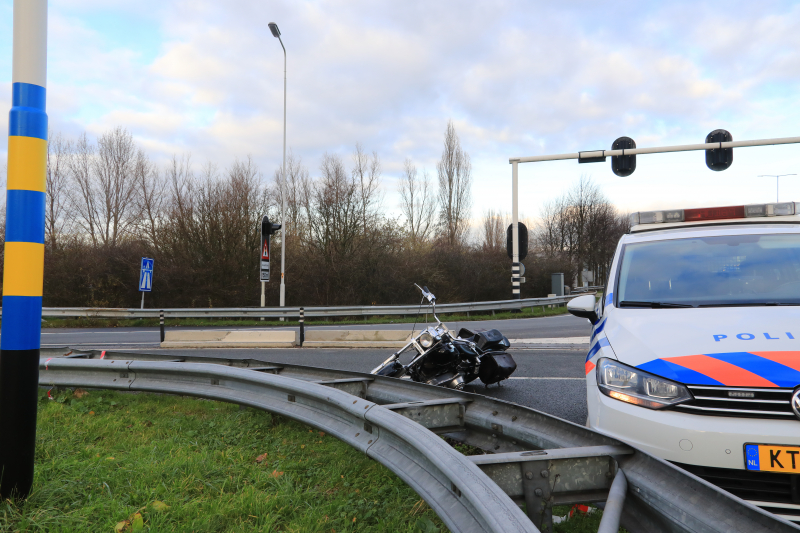 Motorrijder gewond na botsing met auto