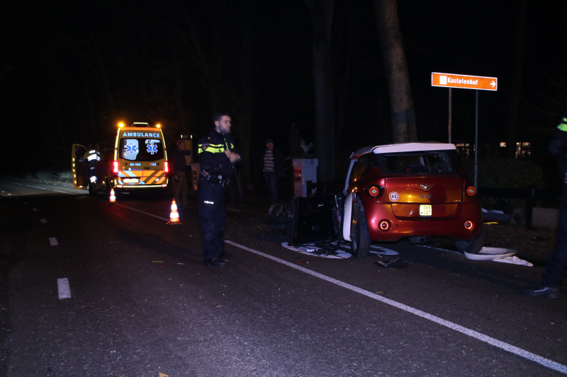 Gewonde bij aanrijding op een boom met 45km wagentje