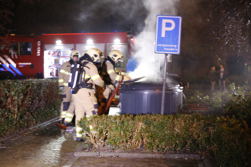 Veel rookontwikkeling bij containerbrand
