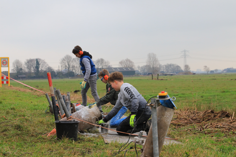 Carbidschieten in volle gang