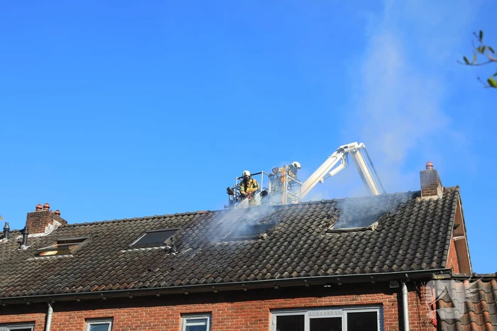 Veel rook bij zolderbrand