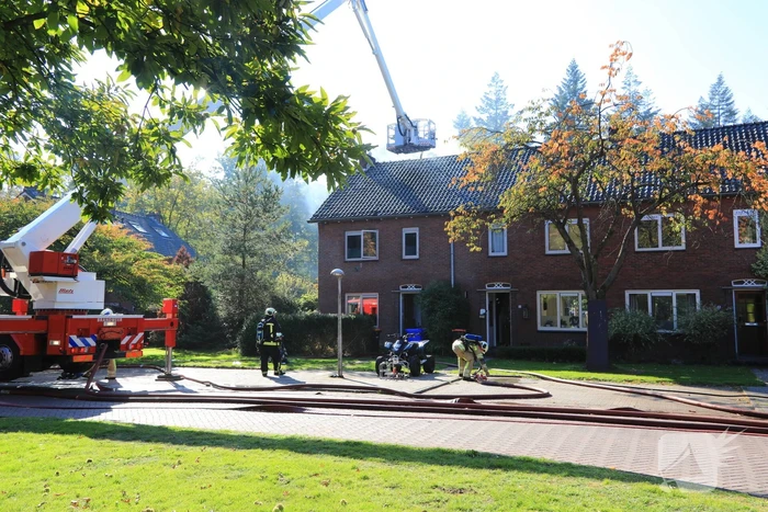 Veel rook bij zolderbrand