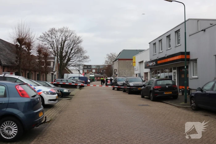 Twee verdachten gevlucht na overval bedrijfspand