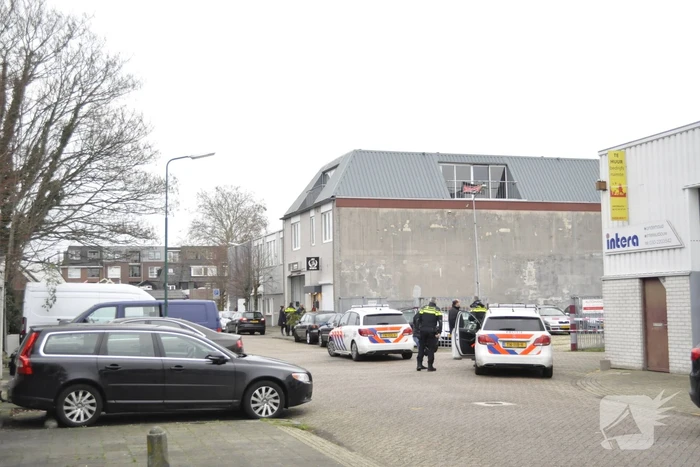 Twee verdachten gevlucht na overval bedrijfspand