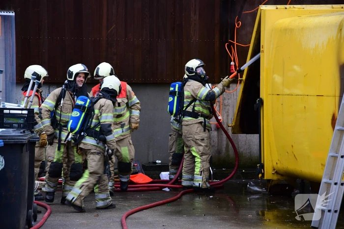 Brand in perscontainer op Gemeentewerf