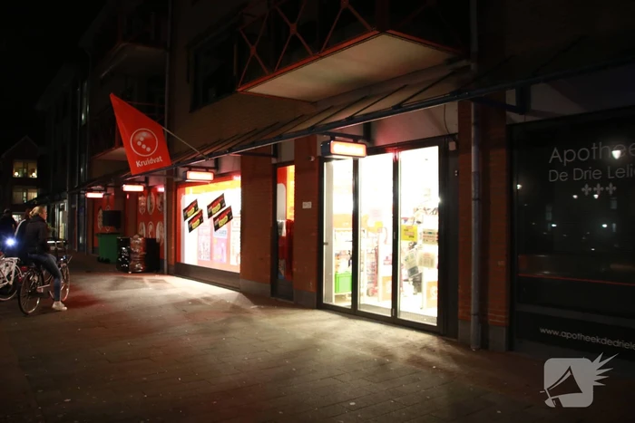 Twee daders voortvluchtig na overval op Kruidvat