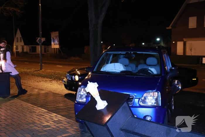 Auto ramt tuinmuur na aanrijding