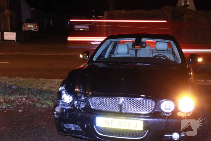 Auto ramt tuinmuur na aanrijding