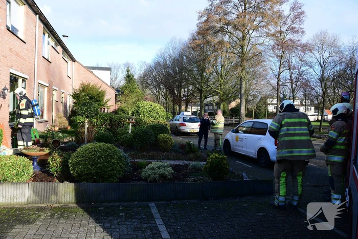 Onderzoek naar brandhoutlucht in huis
