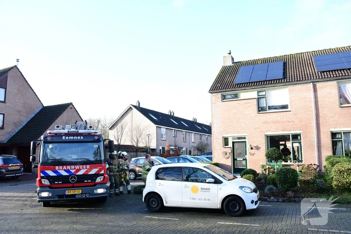 Onderzoek naar brandhoutlucht in huis