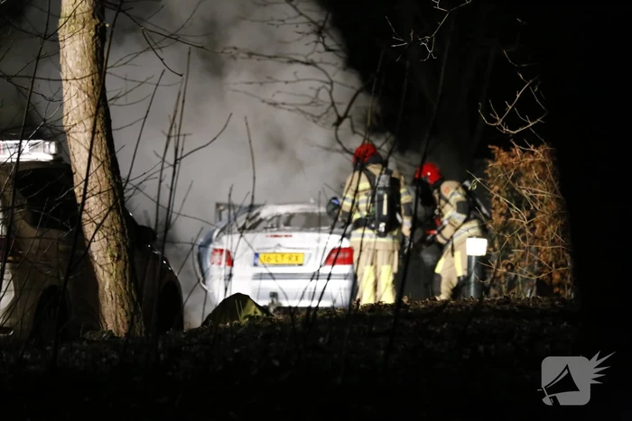 Auto fikt uit op vakantiepark De Eemhof