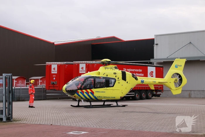 Persoon zwaargewond bij bedrijfsongeval