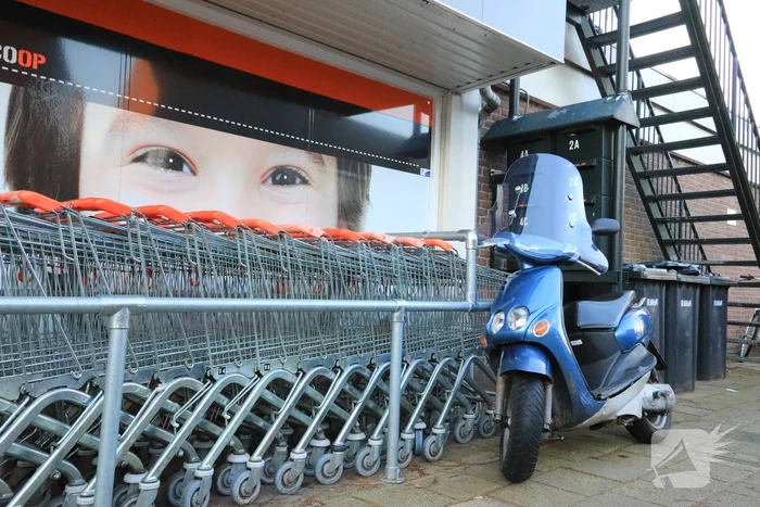 Scooterrijder gaat onderuit en raakt gewond