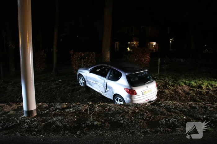 Slippartij eindigt in droge sloot