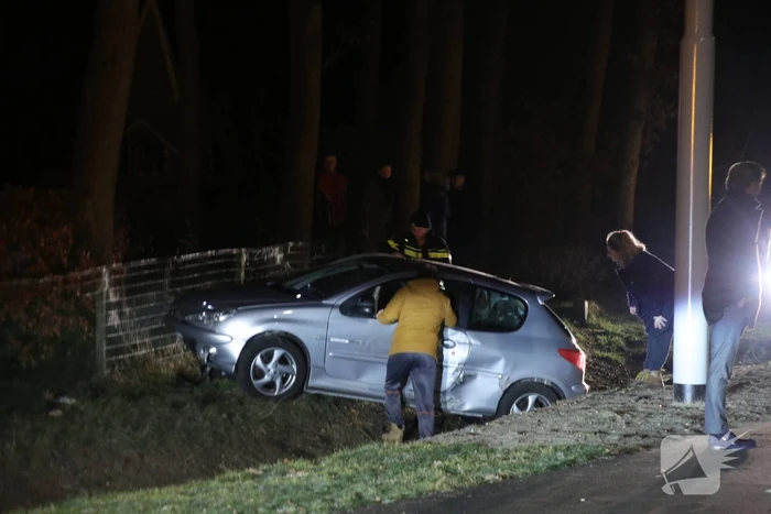 Slippartij eindigt in droge sloot