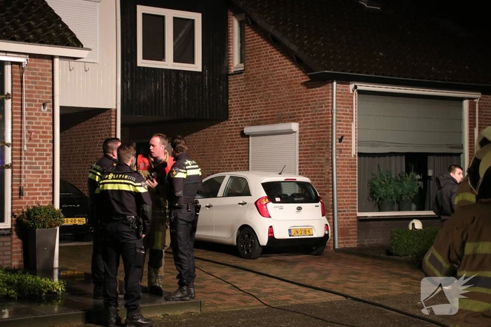 Werkplaats brandt uit achter woning (Renswoude)